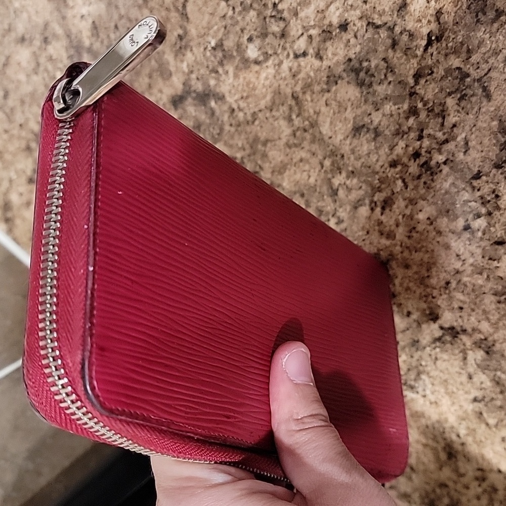 Louis Vuitton Epi Leather Long Wallet - Picture 9 of 16